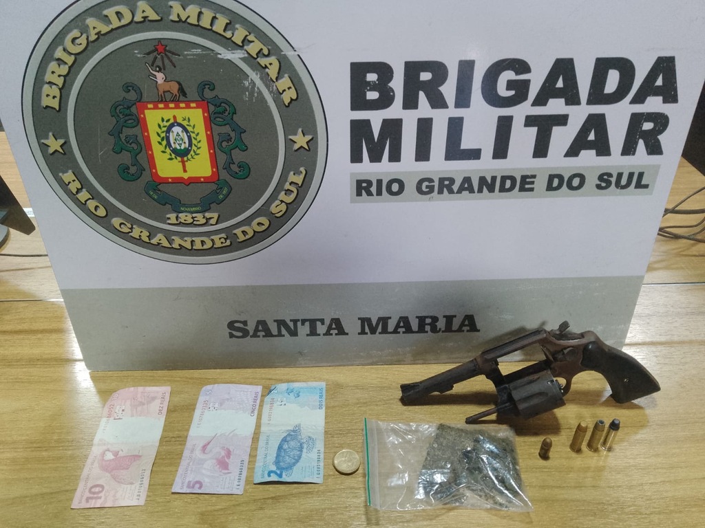 Jovem é preso com arma e drogas em Santa Maria