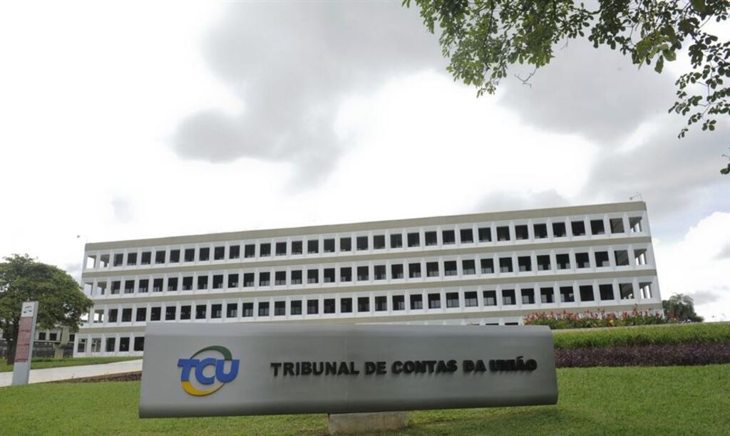 TCU arquiva denúncia e libera licitação da Secom