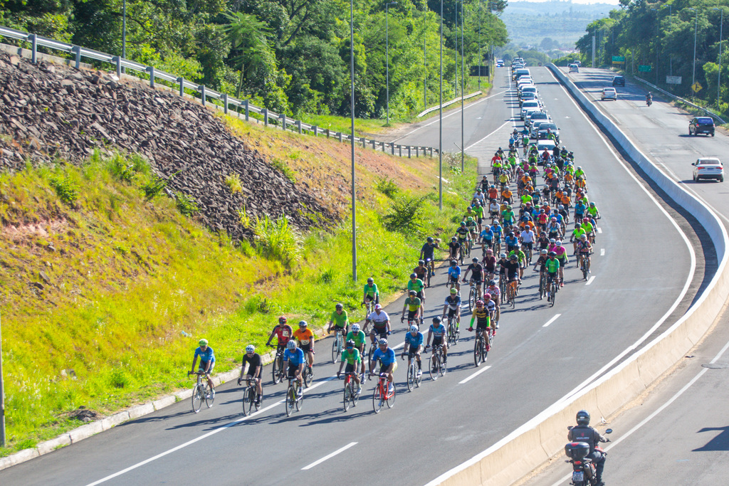 VÍDEO: cortejo de despedida é realizado em homenagem à ciclista Ana Maria Berleze em Santa Maria