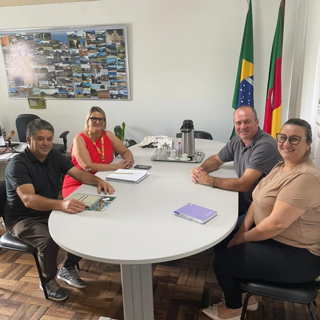 PREFEITO E SECRETÁRIO DE EDUCAÇÃO BUSCAM APOIO PARA INSTALAÇÃO DE UNIVERSIDADE EM MAMPITUBA