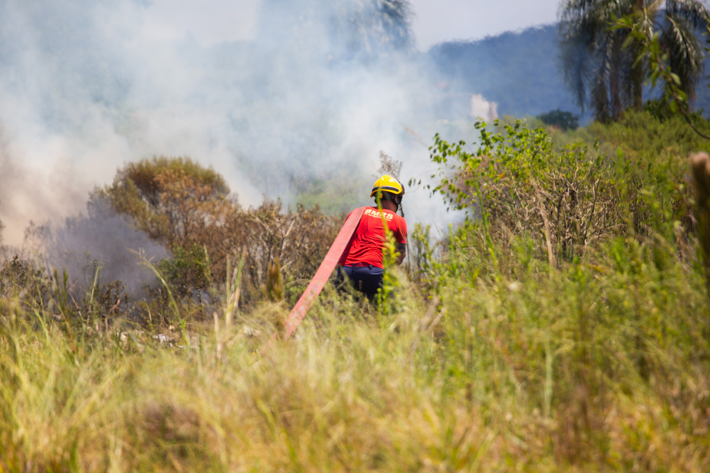 Santa Maria é palco de dois incêndios em vegetação nesta terça-feira