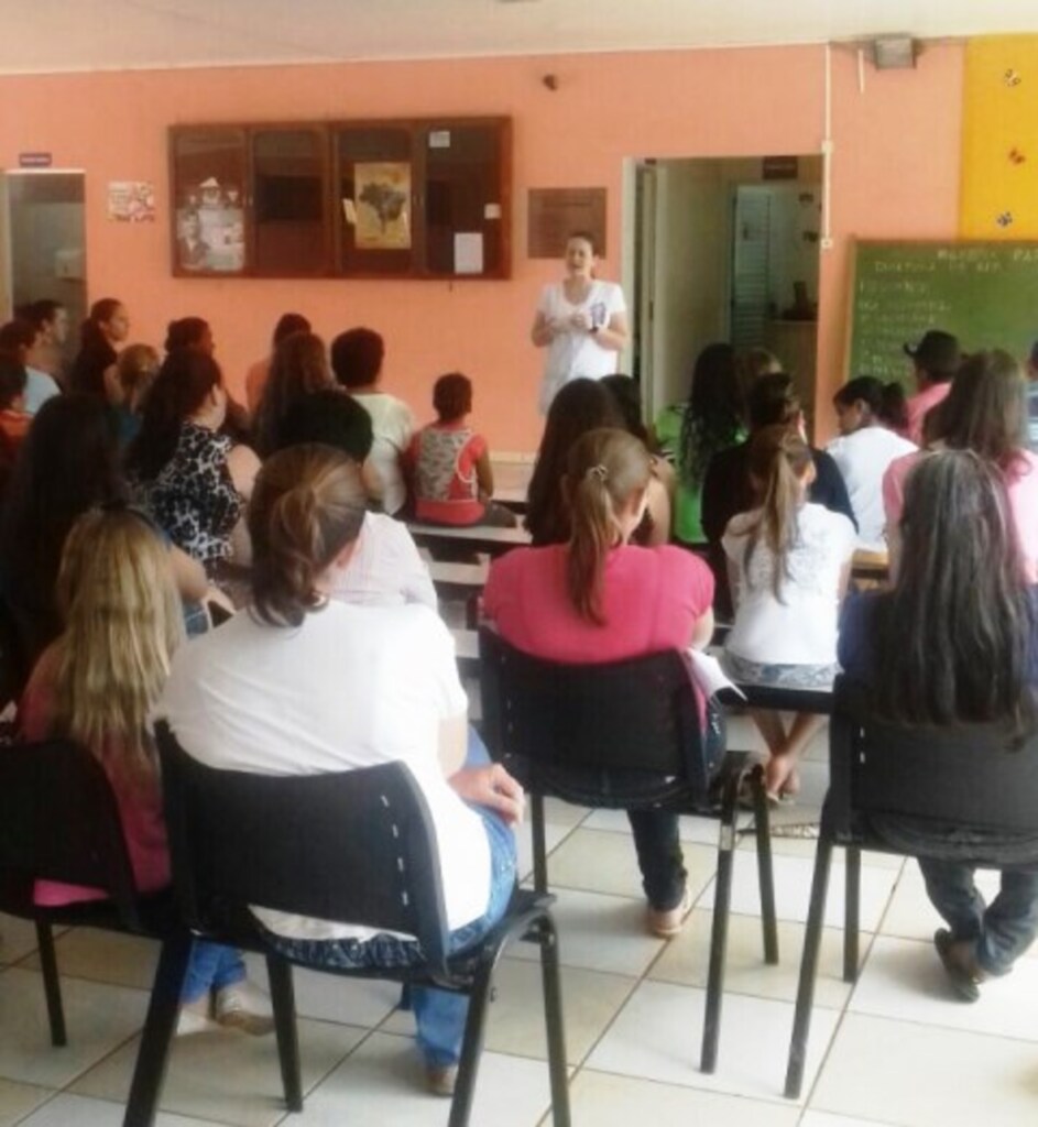 Assembleia com pais e alunos