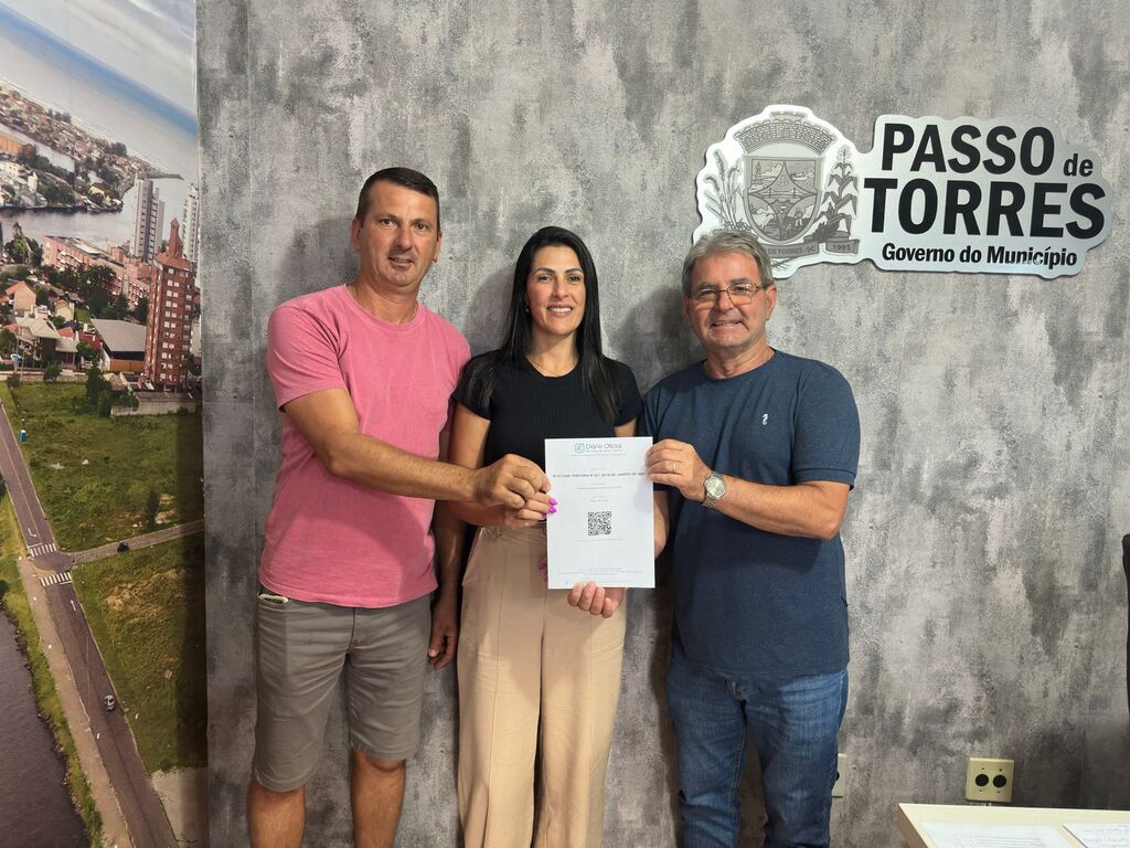 PAULINHO GAITEIRO ASSUME COMO SECRETÁRIO DE TURISMO E JANAÍNA SCHEFFER COMO SECRETÁRIA DE EDUCAÇÃO EM PASSO DE TORRES
