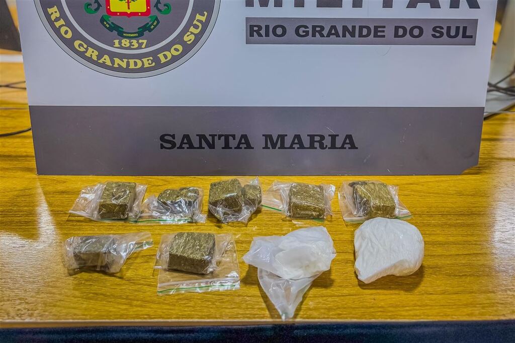 Jovem é preso por tráfico de drogas em Santa Maria