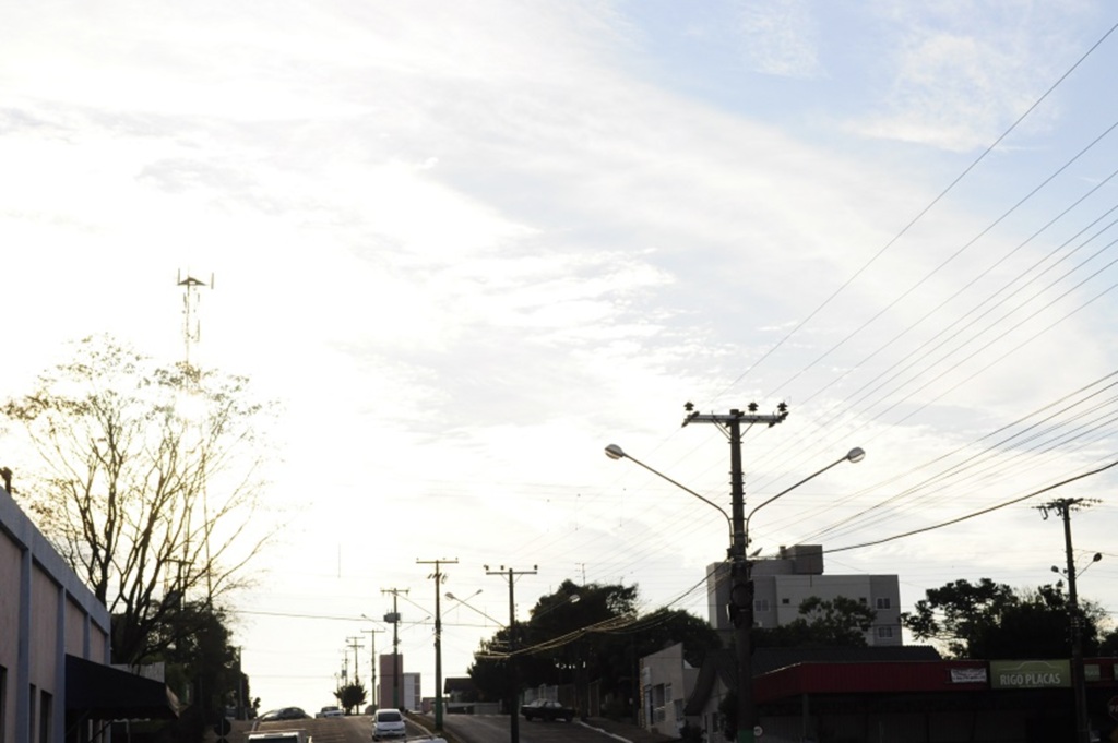 Quarta-feira será de sol entre nuvens