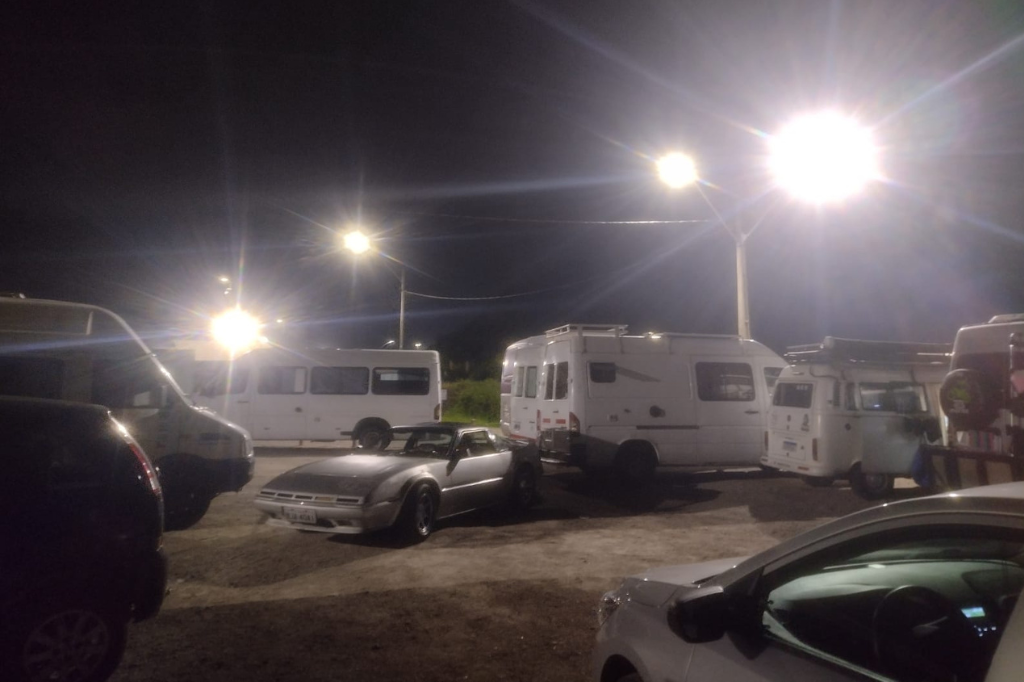 Estacionamento indevido de motorhomes gera transtornos em Imbituba