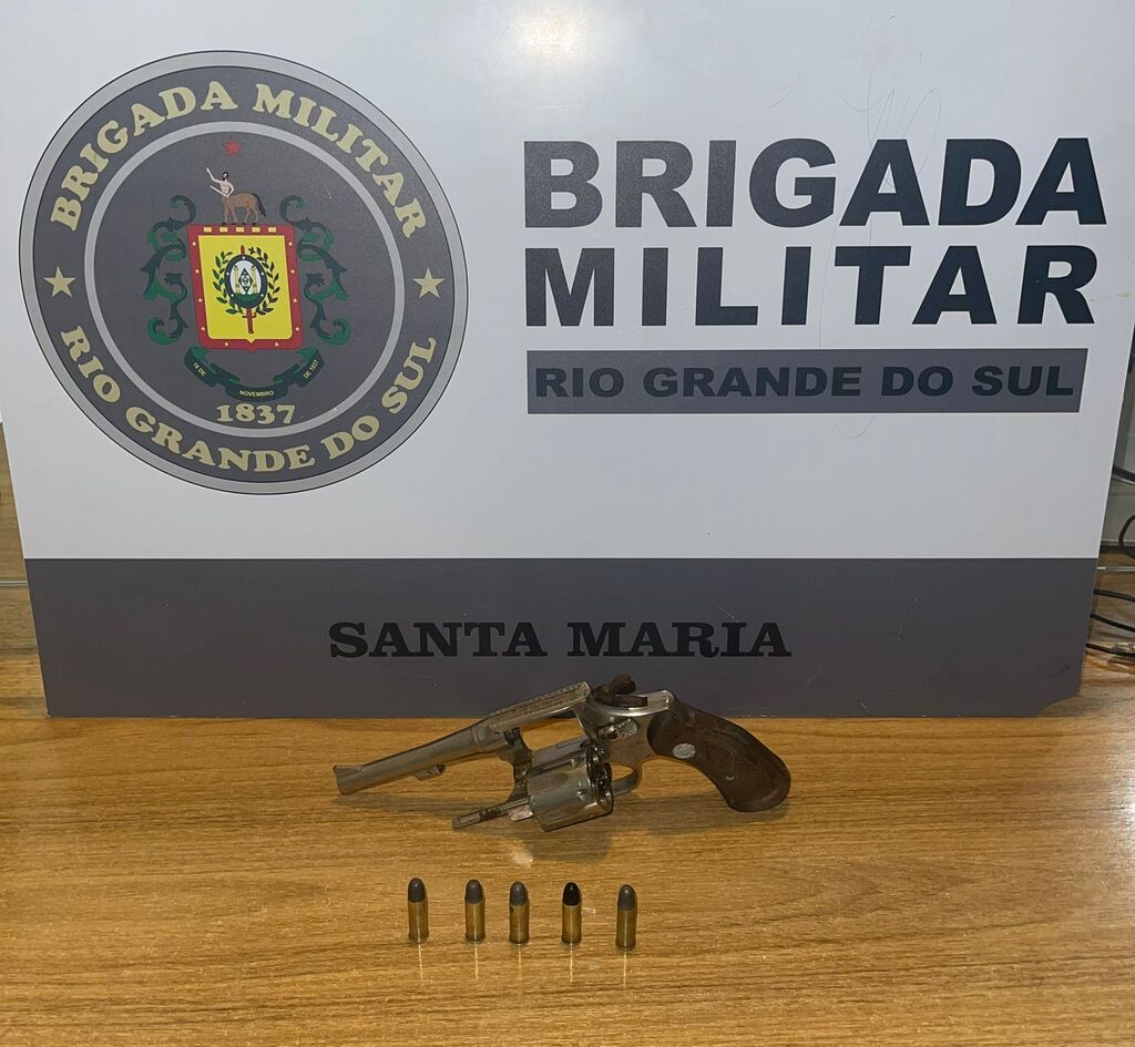 Adolescente é flagrado e apreendido com arma e munições em Santa Maria