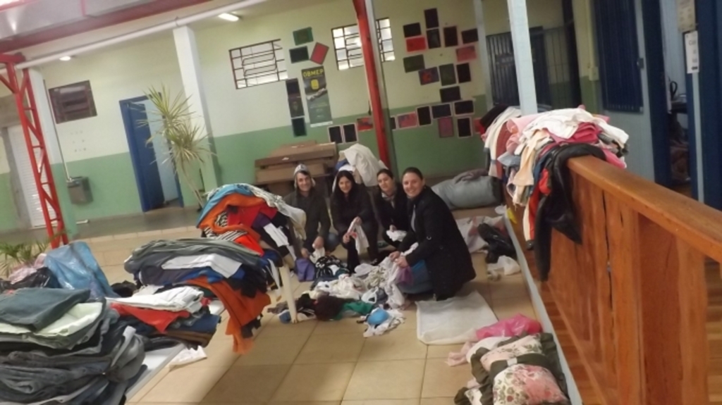 Campanha arrecada mais de 4 mil peças de roupas