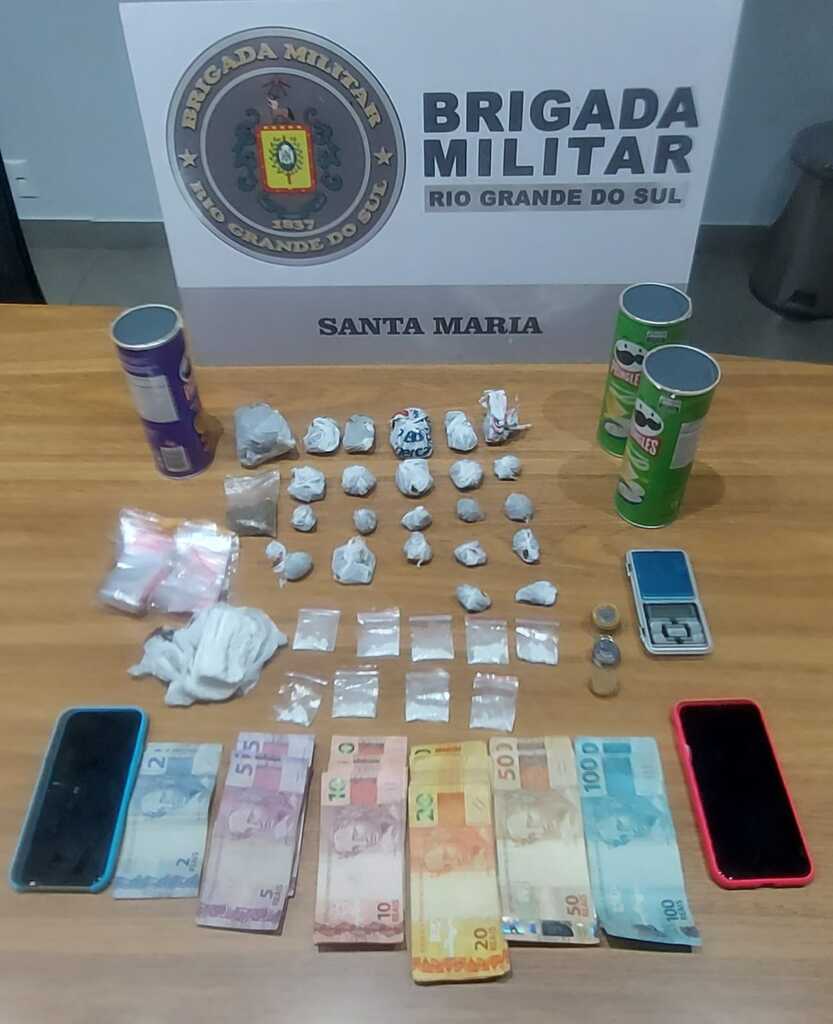 Após denúncia anônima, jovem é preso por tráfico de drogas em Santa Maria