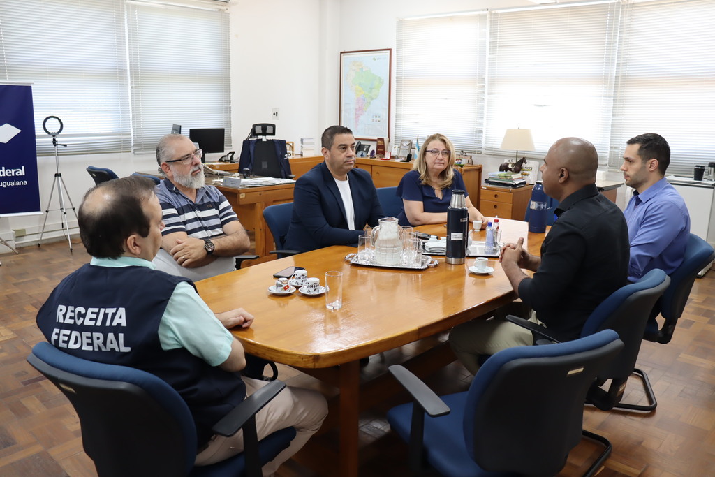 Legislativo se reúne com a Receita Federal