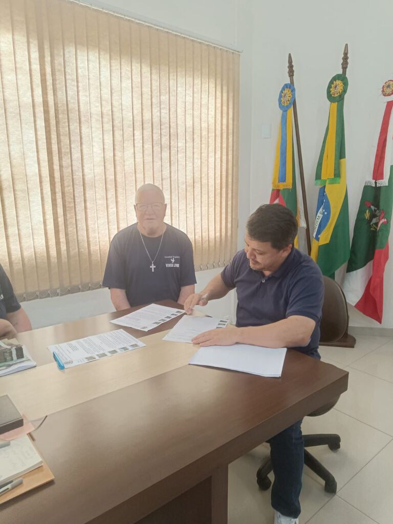 PREFEITURA DE PRAIA GRANDE RENOVA CONVÊNIO COM A COMUNIDADE TERAPÊUTICA VIVER LIVRE