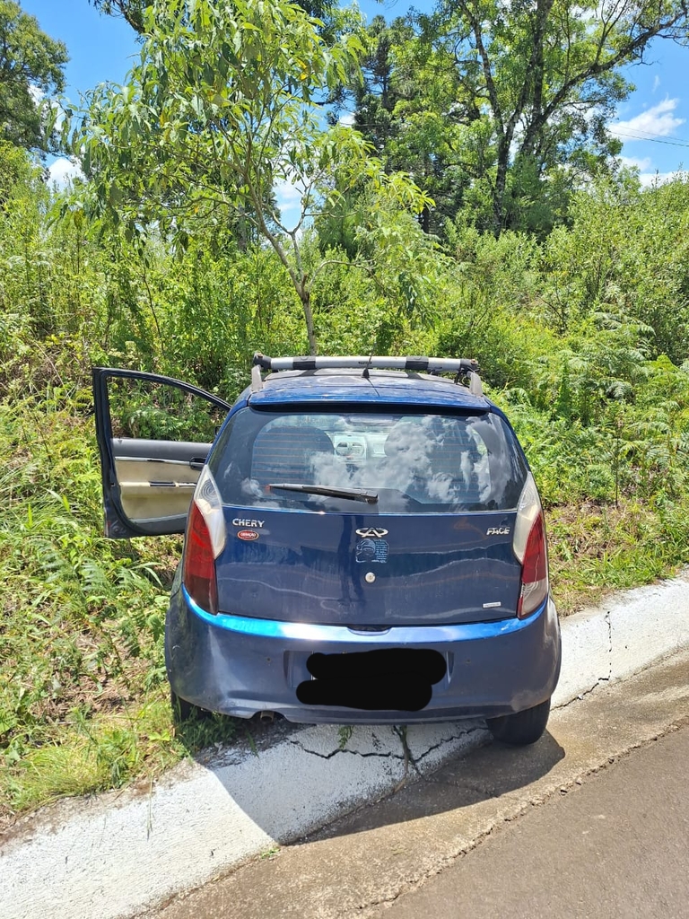 Acidente de trânsito com danos materiais e embriaguez ao volante em Capão Alto