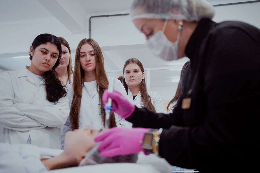 Estado consolida mudanças no Universidade Gratuita e aprimora dinâmica do programa