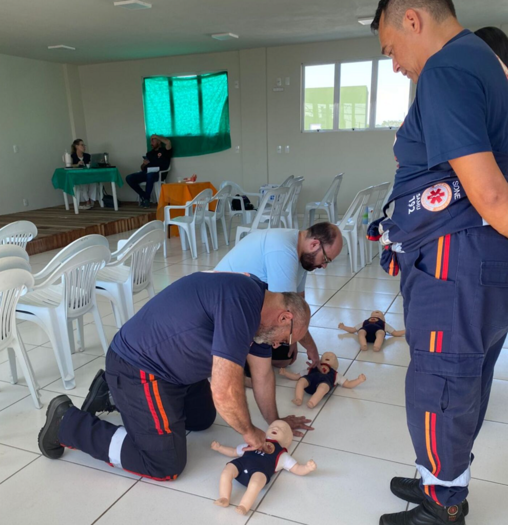 PROFISSIONAIS DO SAMU PARTICIPAM DE OFICINA SOBRE MANEJO DE VÍTIMAS DE AFOGAMENTO EM SOMBRIO