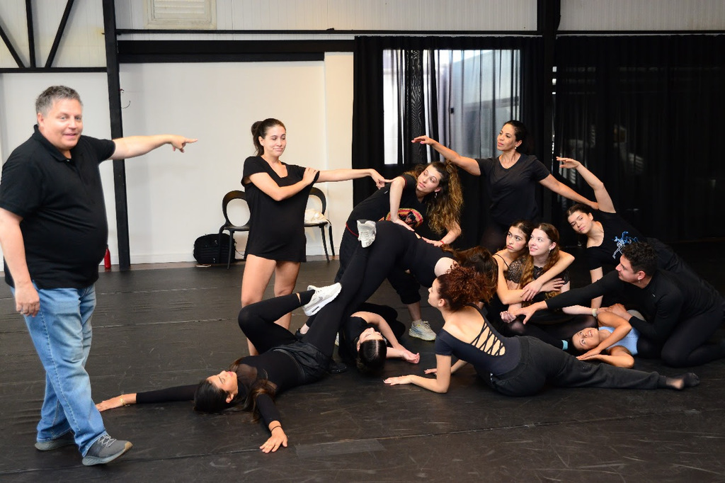 Talentos do Festival de Dança de Joinville embarcam para intercâmbio em Nova Iorque