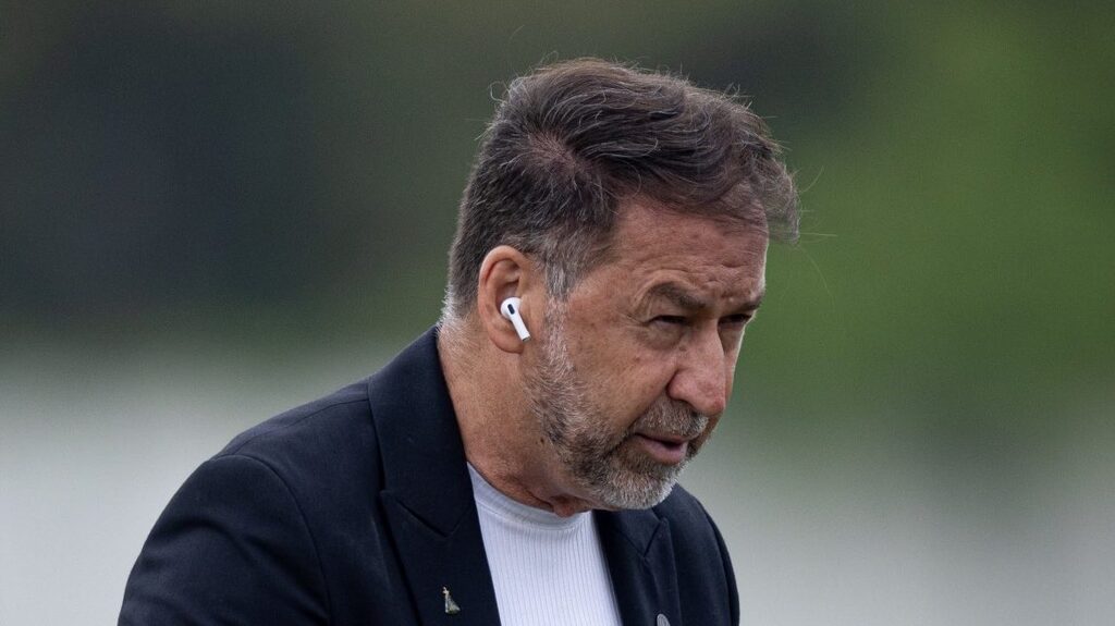 Augusto diz que Tuma quer eleger candidato no Corinthians: 