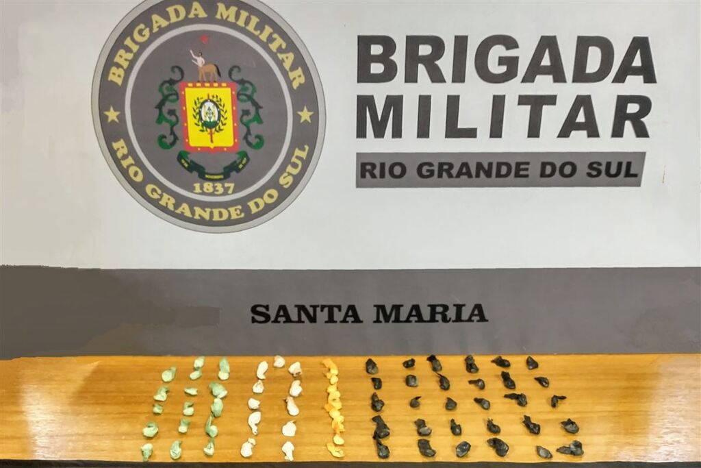 Jovem é preso por tráfico de drogas em praça de Santa Maria