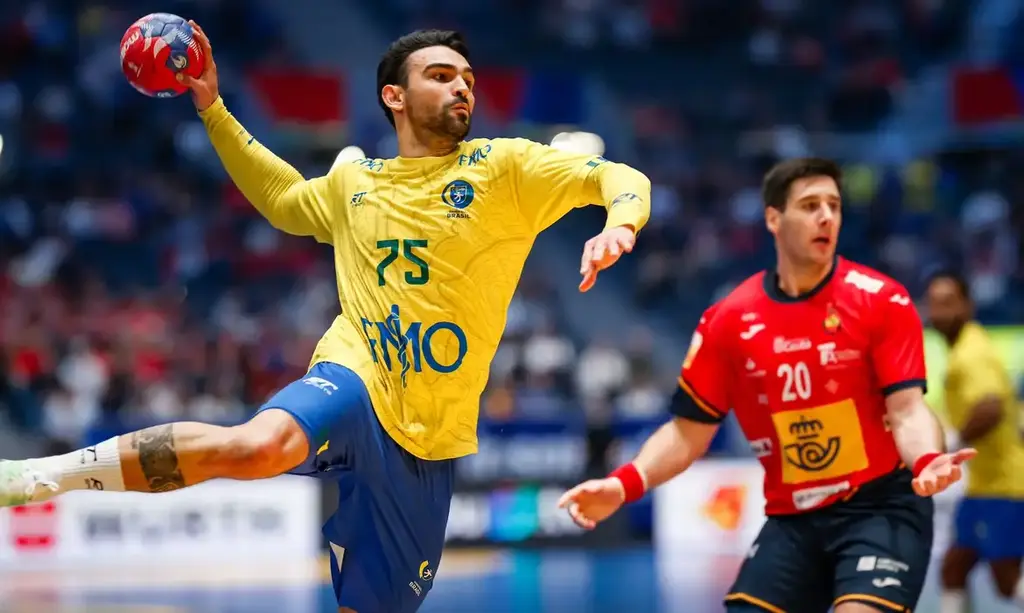 Histórico, Brasil bate Espanha e pega Dinamarca no Mundial de handebol