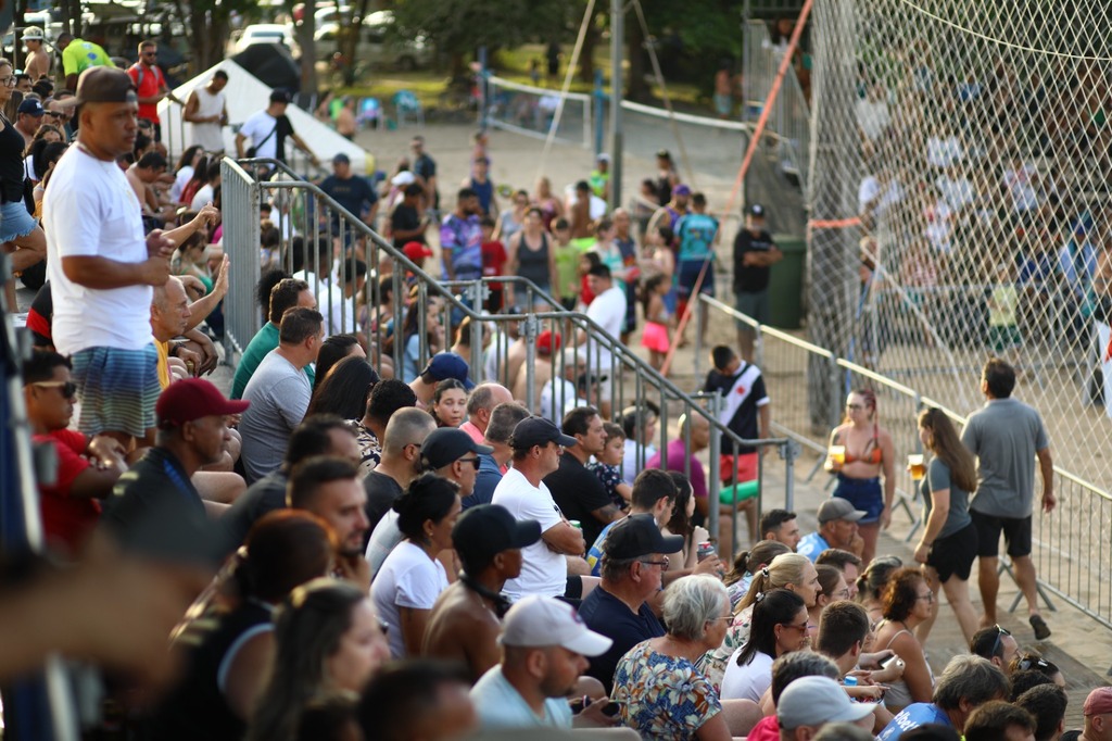 Troféu ND TV de Futsal e Taça ND TV de Beach Soccer seguem agitando a torcida em São Francisco do Sul