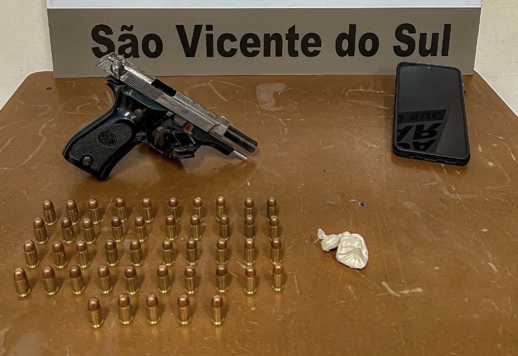 Jovem é preso com pistola, munições e droga em São Vicente do Sul