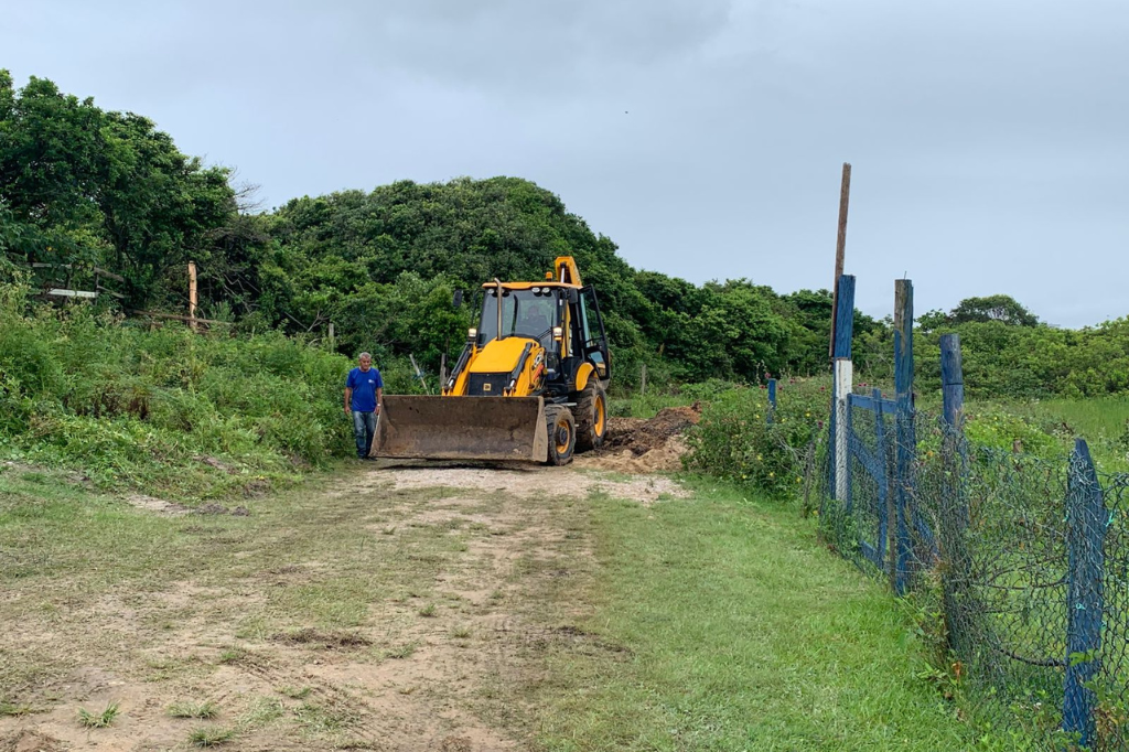 Prefeitura de Imbituba derruba construções irregulares no Araçá e ação gera controvérsias