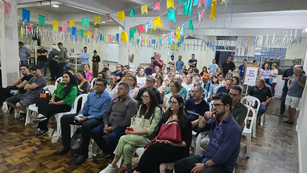 Moradores do Coral e CDL Lages aprovam projeto de revitalização da praça da Paróquia do Rosário