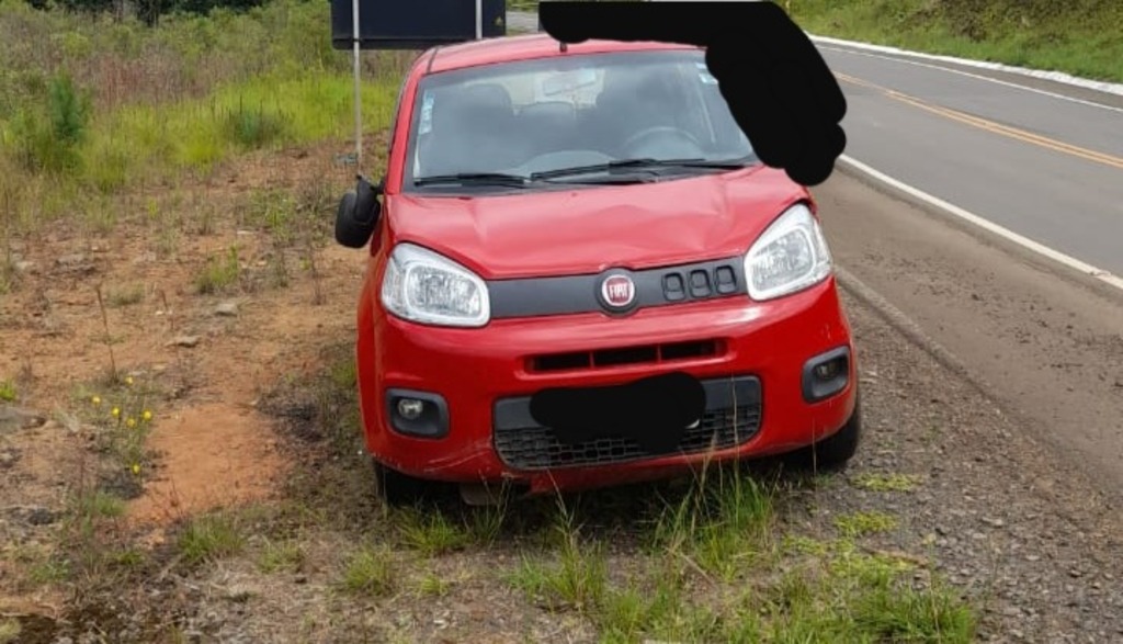 Saída de pista seguida de capotamento em Capão Alto