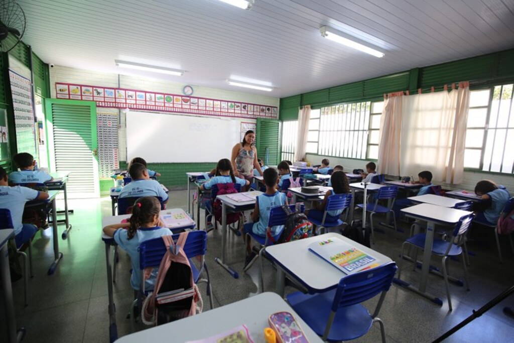 PISO SALARIAL DOS PROFESSORES TEM REAJUSTE  ACIMA DA INFLAÇÃO