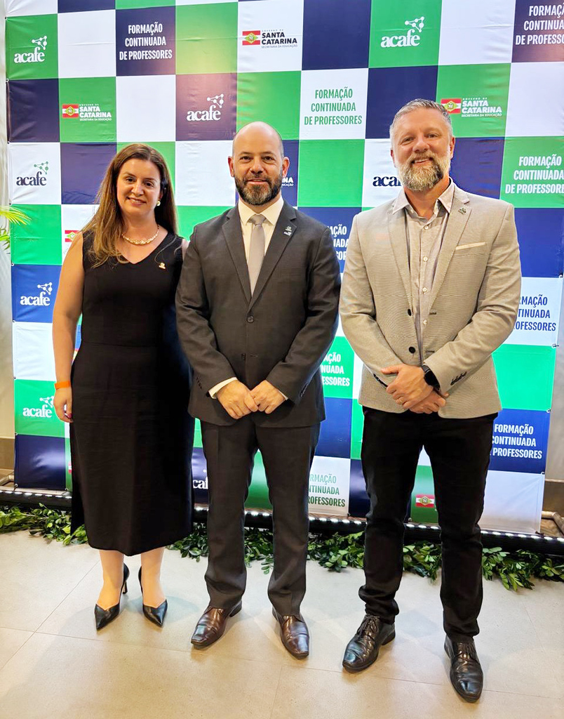 Reitor e pró-reitores da Unoesc participam do lançamento do Programa de Formação Continuada de Professores em Florianópolis