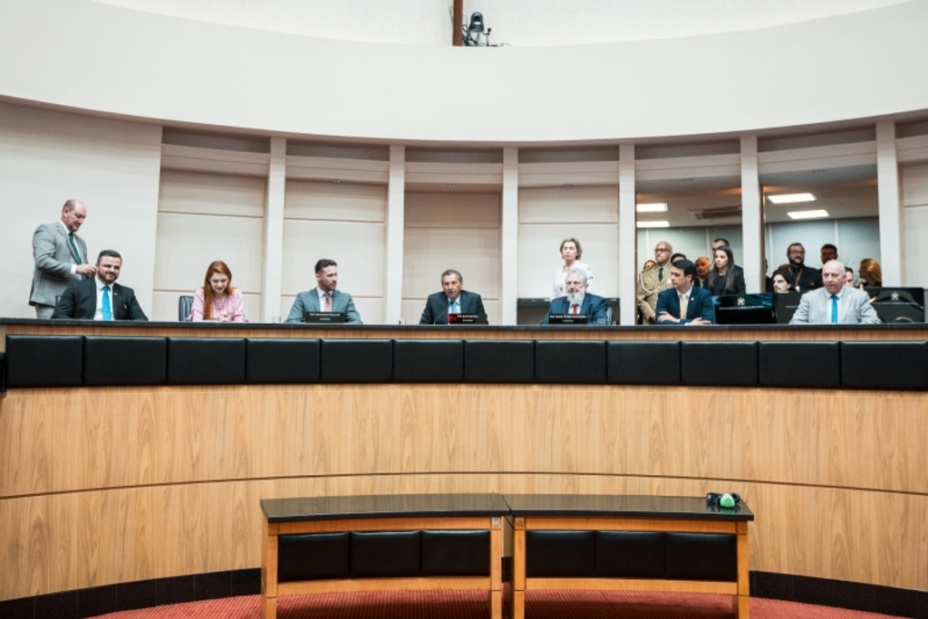 Parlamento elege nova mesa diretora para os próximos dois anos