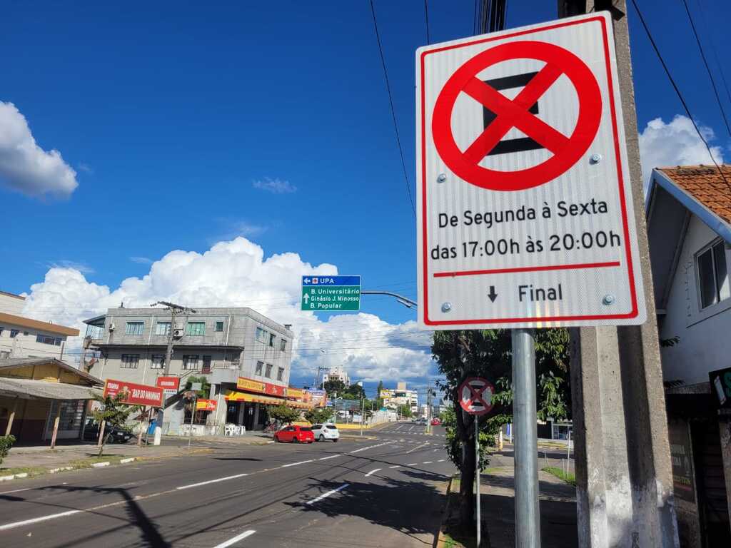 A partir de segunda-feira (3), haverá restrição de parar ou estacionar no final da Rua Frei Gabriel