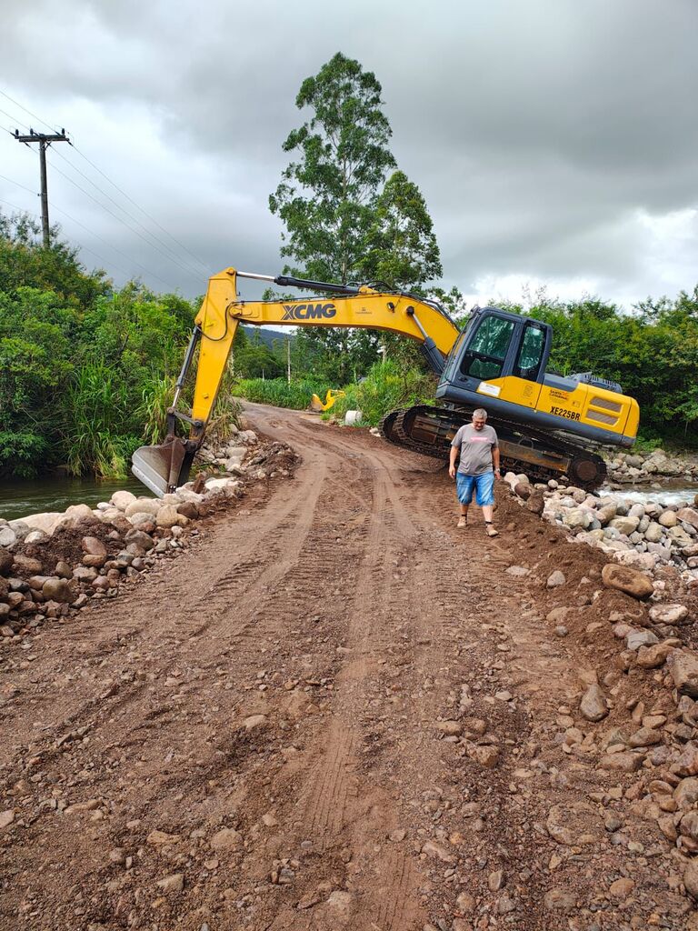 PREFEITURA DE PRAIA GRANDE LIBERA ACESSO PARALELO ENQUANTO A PONTE DO RIO PAVÃO PASSA POR OBRAS