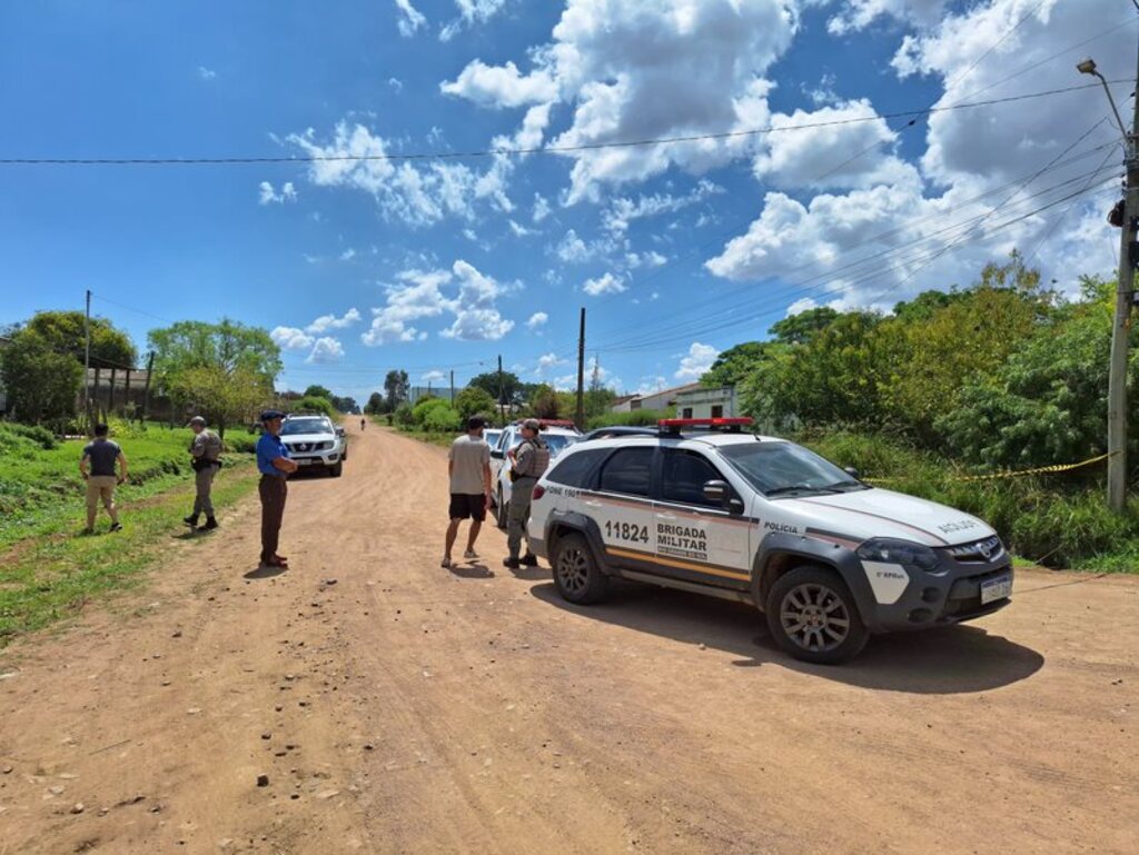 Policial aposentado mata homem que tentou agredi-lo com facão