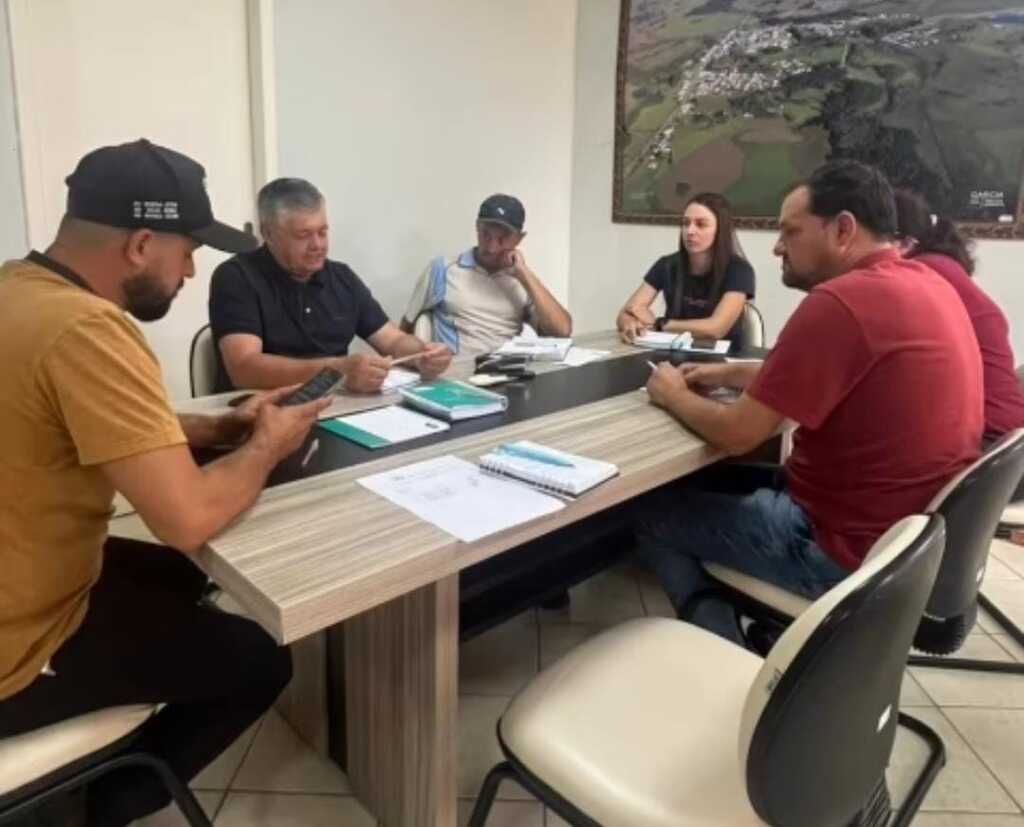 Prefeito Adelar se reúne com secretários para balanço do primeiro mês de gestão em Cerro Negro