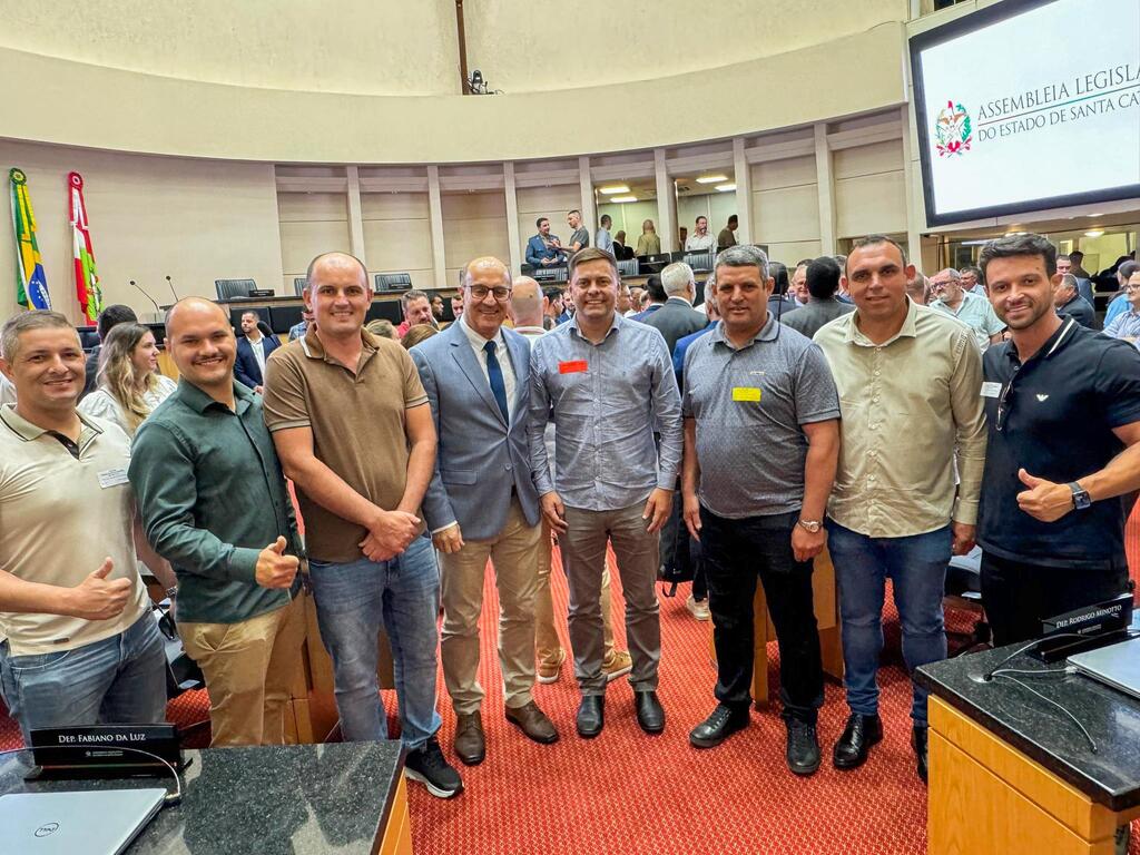 COMITIVA DE SÃO JOÃO DO SUL PARTICIPA DA POSSE  DE JULIO GARCIA NA PRESIDÊNCIA DA ALESC