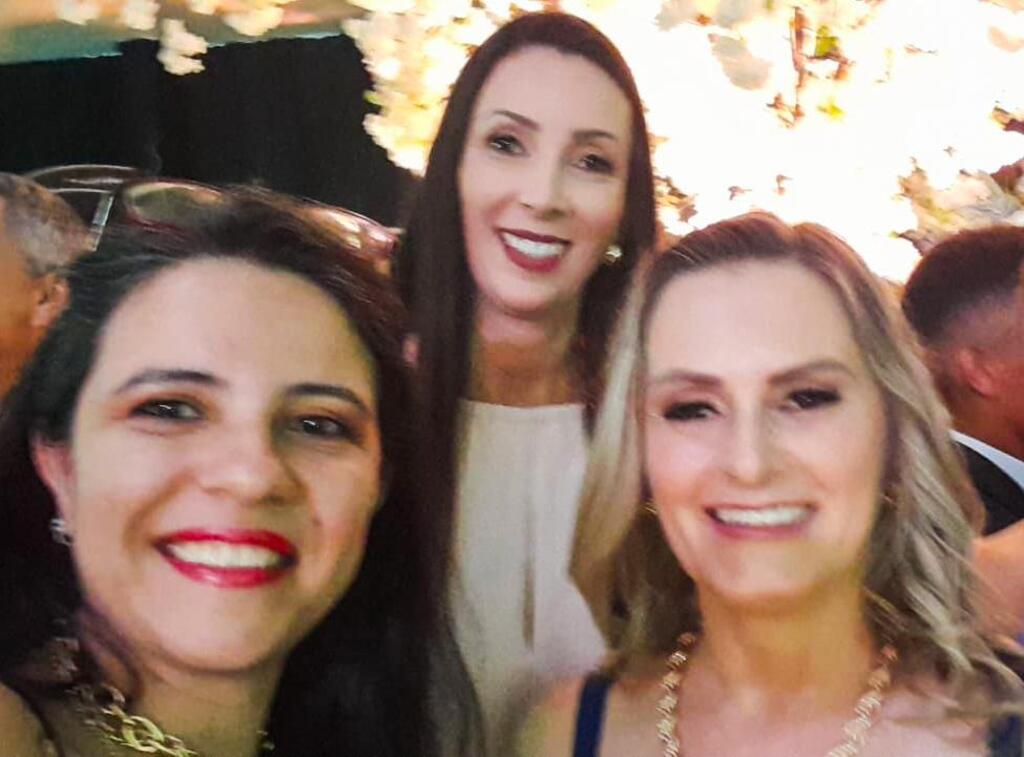 EEB PROFª MARIA SOLANGE LOPES DE BORBA  DE SÃO JOÃO DO SUL  CONTA COM NOVA DIREÇÃO