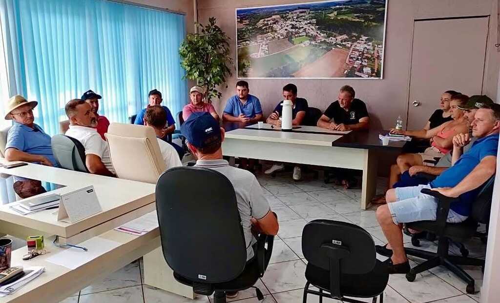 Administração Municipal de Celso Ramos realiza reunião com secretários municipais