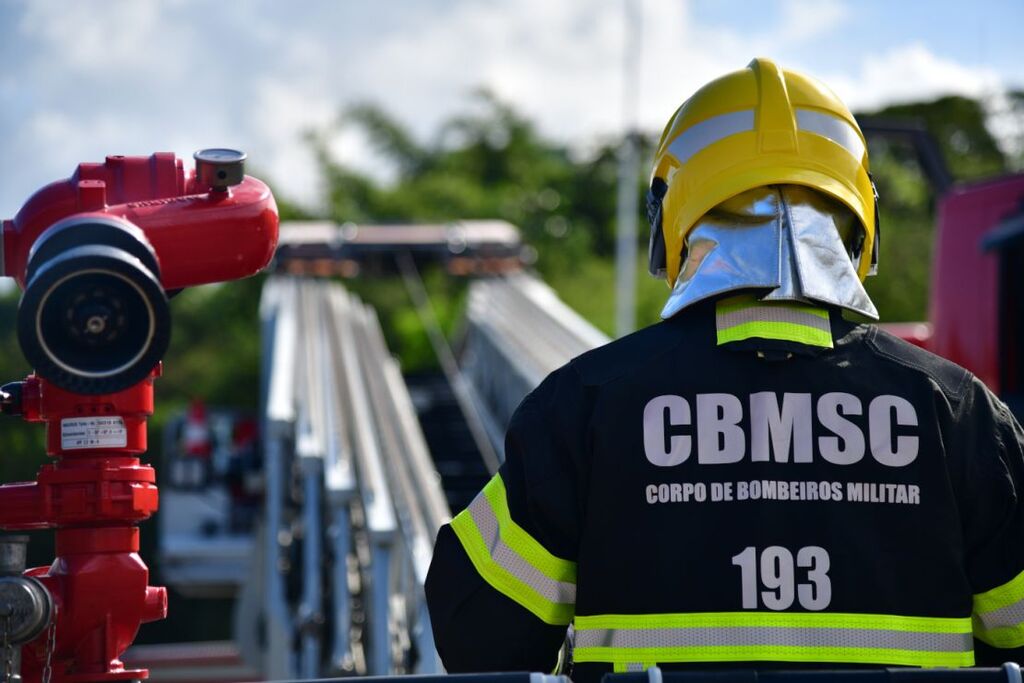 REAJUSTE DE 21,5%: BOMBEIRO MILITAR DE SANTA CATARINA ESTÁ ENTRE OS MAIS BEM REMUNERADOS DO PAÍS