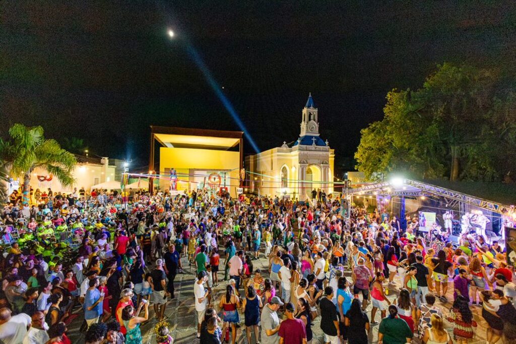 Carnaval em Santa Thereza mobiliza mais de três mil foliões