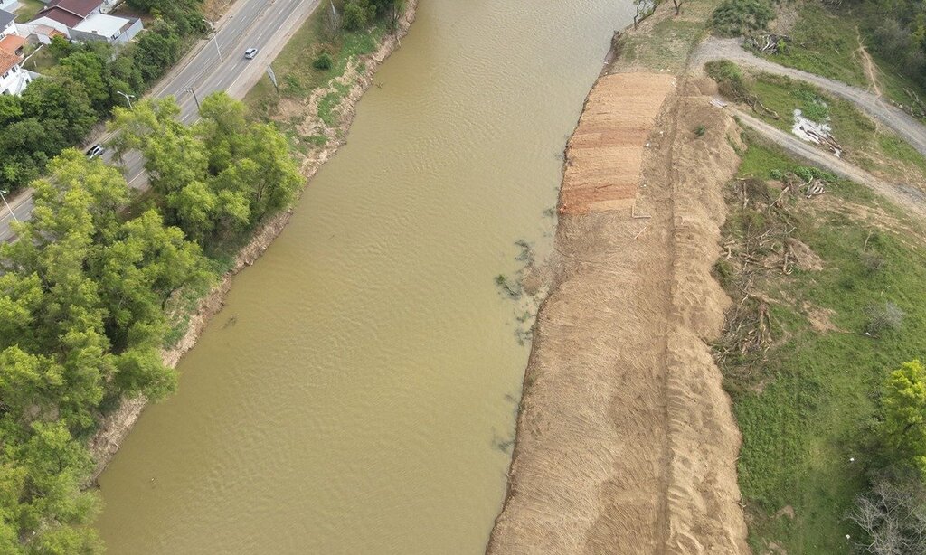 Santa Catarina avança na proteção contra enchentes com obras nos rios do Vale do Itajaí