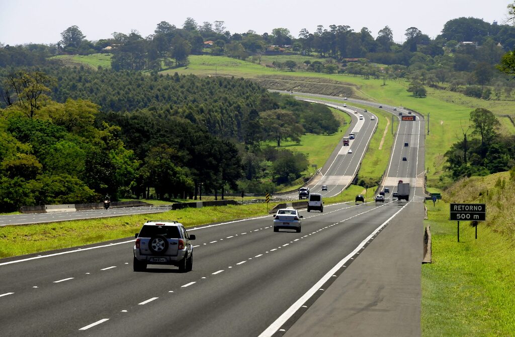 Vereadores aprovam projeto para regularizar edificações próximas a rodovias em Joinville